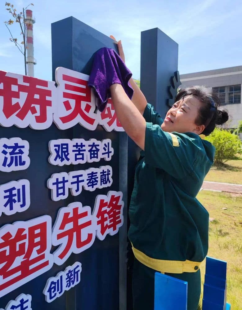 abc6f2d7b288d20816a9c44a6ac39058-sz_175099.jpg abc6f2d7b288d20816a9c44a6ac39058-sz_175099.jpg