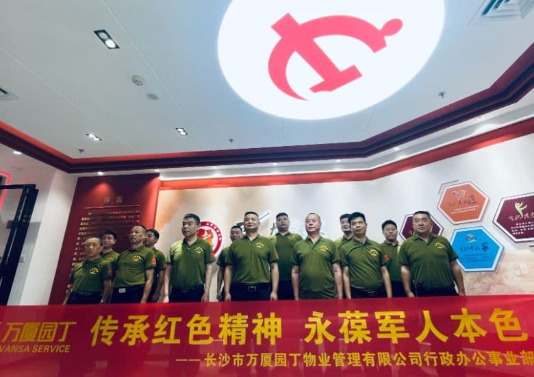 475eb573a7dfbf361011d6e11ba4e956-sz_2680680 (1) (1).jpg